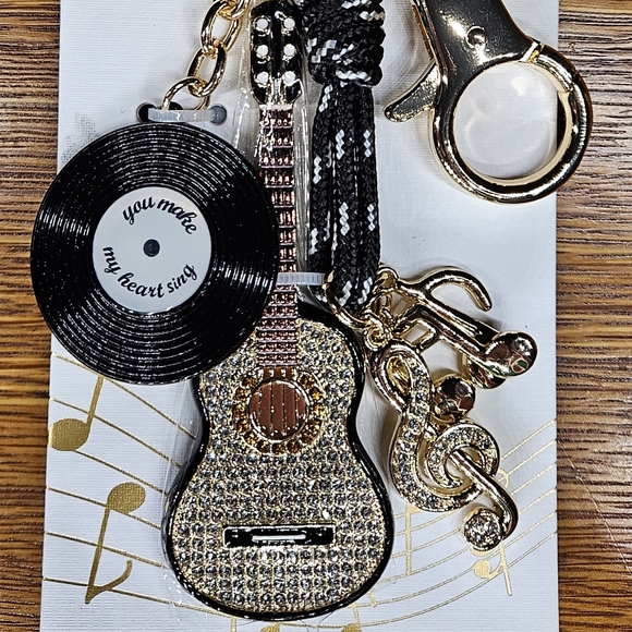 Piper K You Make My Heart Sing Bagcharm NWT - Picture 4 of 9